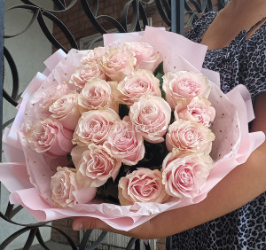 Букет розовых роз Привет от Амура