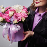 Цветы в коробке с пионовидной розой