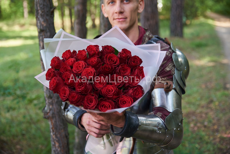 Розы красные 50 см в букете 31 штука