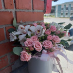 Коробка с кустовыми розами "Любовь Эгоиста"